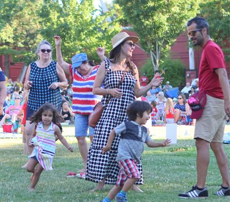 Family celebrating July 4 in Oregon City