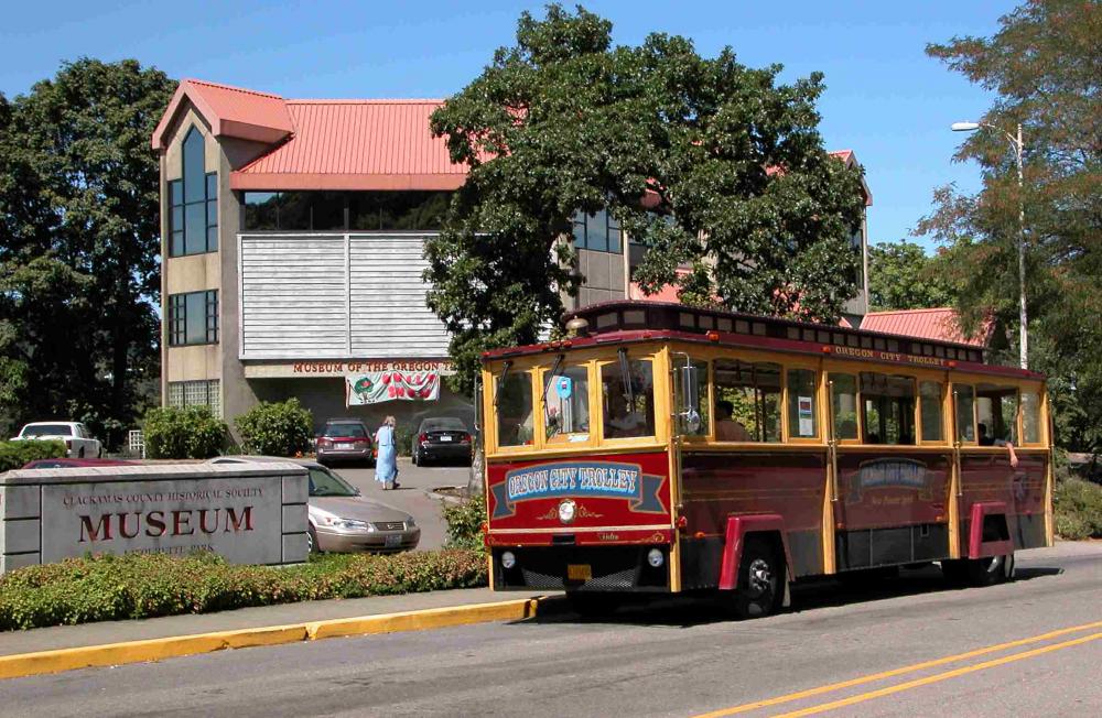 Trolley 11
